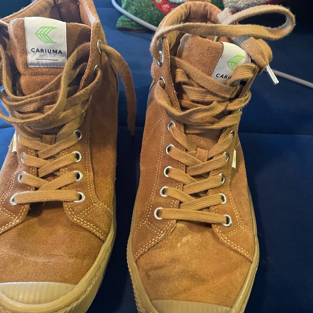 Cariuma Men’s High-Top Suede Sneakers in Brown